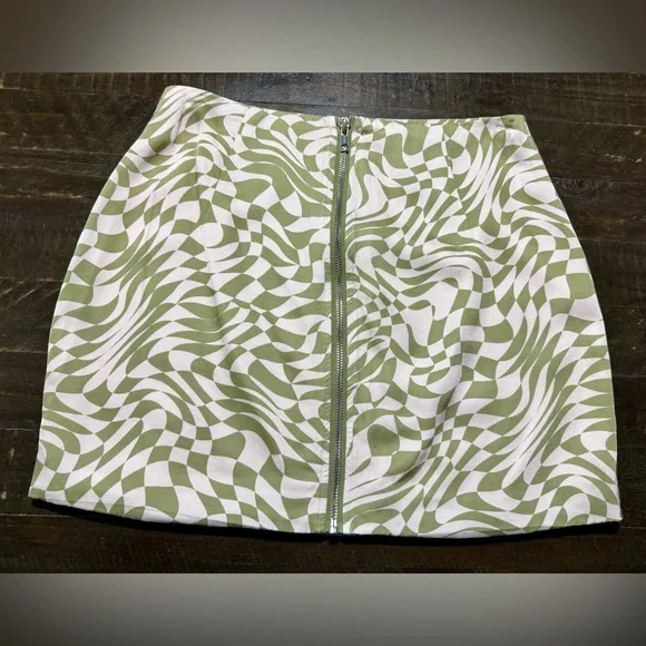 For Love & Lemons Aiko Green Pink Disoriented Checkered Mini Skirt Sz Medium - Picture 6 of 16